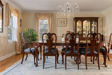 Welcome to this gracious 4 bedroom, 4.5 bath, Center Hall brick - photo 15