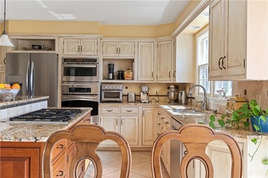 Welcome to this gracious 4 bedroom, 4.5 bath, Center Hall brick - photo 17