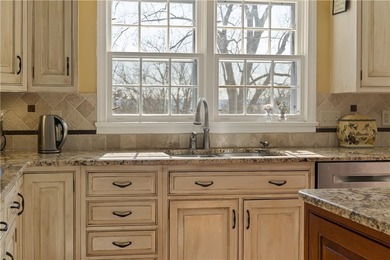 Welcome to this gracious 4 bedroom, 4.5 bath, Center Hall brick - photo 19