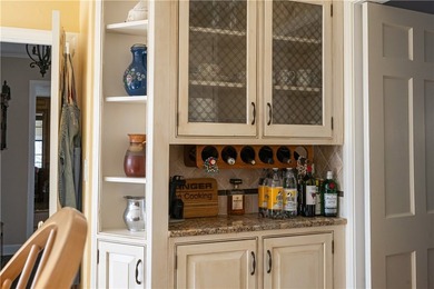 Welcome to this gracious 4 bedroom, 4.5 bath, Center Hall brick - photo 20