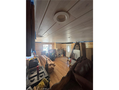 Extensively renovated 2-bedroom Moonridge cabin situated on two - photo 26