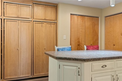 Welcome to this gracious 4 bedroom, 4.5 bath, Center Hall brick - photo 41