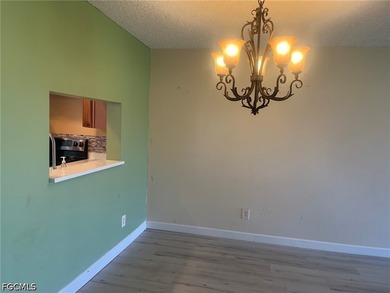 Nicely Updated 2 bedroom, 2 Bathroom Condo. Newer Kitchen - photo 5