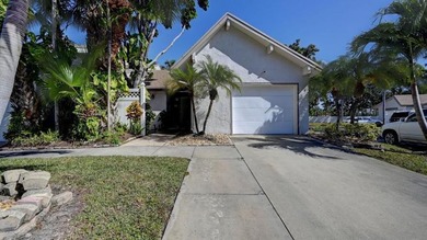 STUNNING CORNER VILLA!! in the highly desirable Canary Palm Club - photo 4