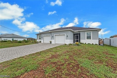 Rare Opportunity! These custom-built attached villas are being - photo 1