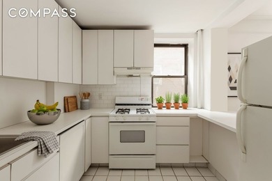 Spacious and bright one-bedroom home on a picturesque - photo 3