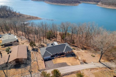 Bull Shoals Lake Home For Sale in Bull Shoals Arkansas
