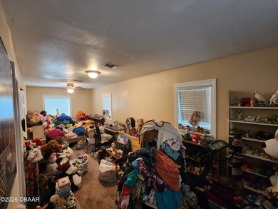 Short Sale. Short Sale Opportunity! Charming 3-bedroom, 2-bath - photo 5