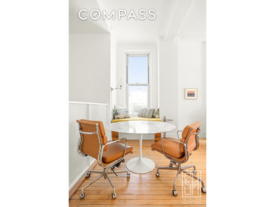 Want drama, light, and space? Do not miss this renovated - photo 13