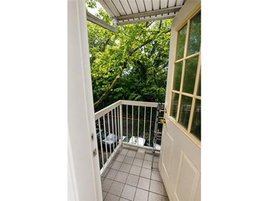 Charming 2 bedroom - 2 Bath duplex in the heart of Sheepshead - photo 14