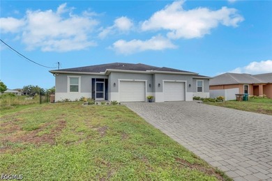 Rare Opportunity! These custom-built attached villas are being - photo 1