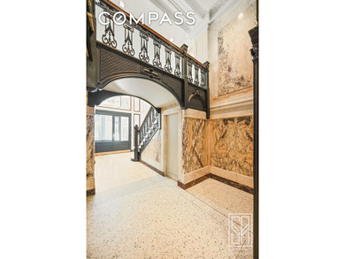 Want drama, light, and space? Do not miss this renovated - photo 22