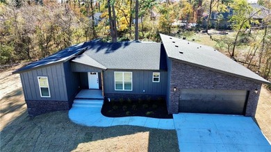 Lake Loch Lomond Home For Sale in Bella Vista Arkansas