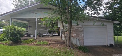 Nice home on a corner lot just two blocks from Reynolds - photo 6