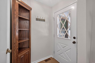 Enjoy this cute home on a private 1/3 acre lot between Lake - photo 6