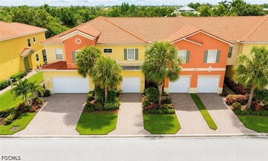 Welcome home! This 2 bedroom, 2.5 bathroom, townhome in Sail - photo 1