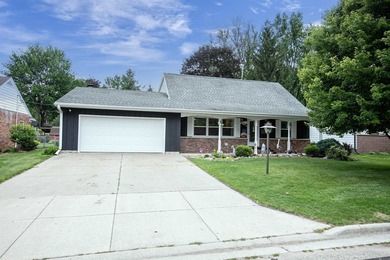 Shawano Lake Outlet Home For Sale in Shawano Wisconsin