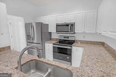 The Oaks at Buckhead Live the high life in the heart of Buckhead