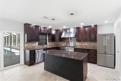 There's a party on 5th Ave! Welcome to this spacious 4 bedroom - photo 12
