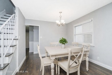 Beautifully maintained semi-attached home offering an abundance - photo 12