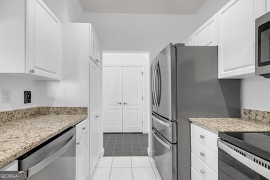 The Oaks at Buckhead Live the high life in the heart of Buckhead