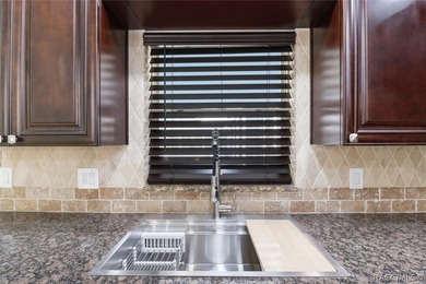 There's a party on 5th Ave! Welcome to this spacious 4 bedroom - photo 16