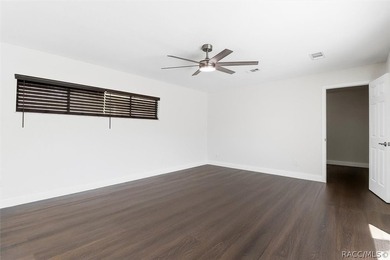 There's a party on 5th Ave! Welcome to this spacious 4 bedroom - photo 18