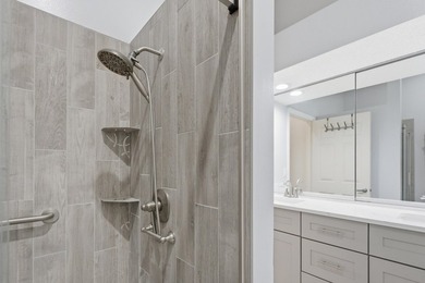Don't Wait ! Welcome to this charming 3-bedroom, 2-bathroom - photo 18