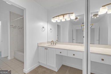 The Oaks at Buckhead Live the high life in the heart of Buckhead