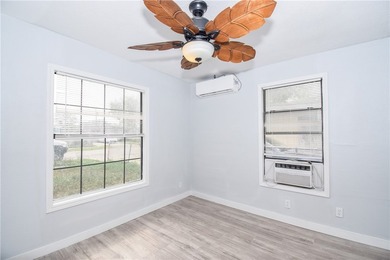 Just renovated!! Added another bedroom and large bathroom - photo 21