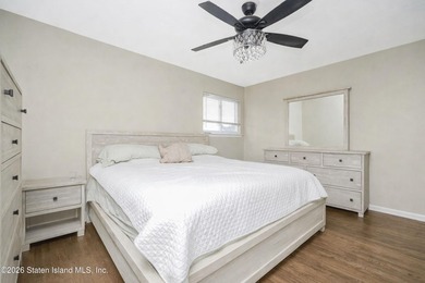 Beautifully maintained semi-attached home offering an abundance - photo 21