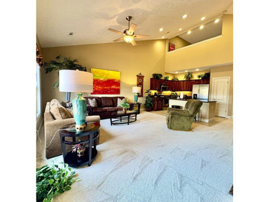 Priced to Sell!! This Beautifully well kept Townhouse in the - photo 2