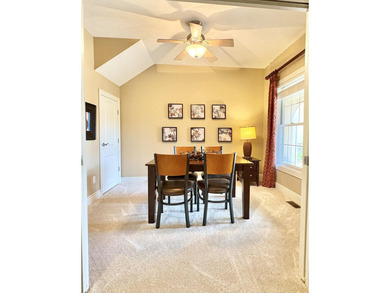Priced to Sell!! This Beautifully well kept Townhouse in the - photo 3