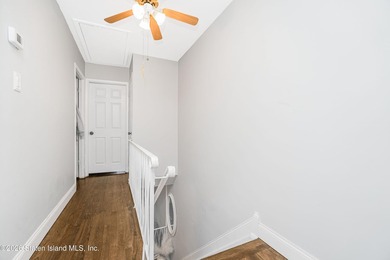 Beautifully maintained semi-attached home offering an abundance - photo 24