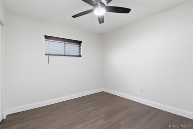 There's a party on 5th Ave! Welcome to this spacious 4 bedroom - photo 25