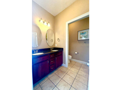 Priced to Sell!! This Beautifully well kept Townhouse in the - photo 6