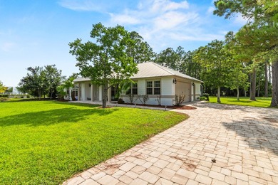 Beautifully renovated home ideally located just minutes from - photo 28