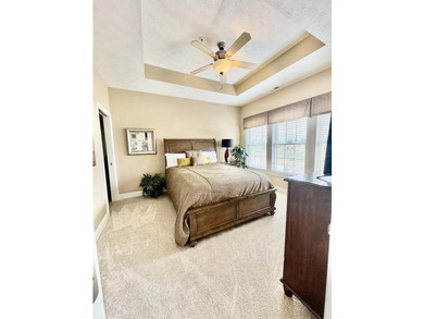 Priced to Sell!! This Beautifully well kept Townhouse in the - photo 9