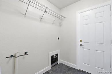 There's a party on 5th Ave! Welcome to this spacious 4 bedroom - photo 31