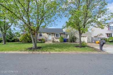 Welcome to the highly sought after Lake Riviera! This charming - photo 32