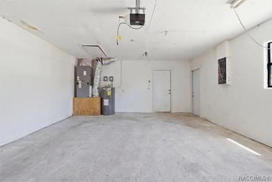 There's a party on 5th Ave! Welcome to this spacious 4 bedroom - photo 32