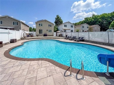 WELCOME TO 22 MASON BLVD IN STATEN ISLAND. THIS TWO FAMILY - photo 33