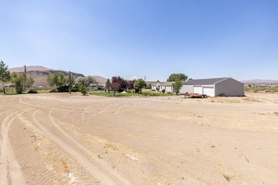 Welcome to 6957 Horsehaven Drive-better known as The Entertainer - photo 3