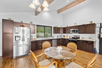 Ocean-view licensed STVR retreat on a fenced 1-acre corner lot - photo 4
