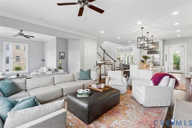 A townhome of this caliber rarely becomes available in the - photo 20