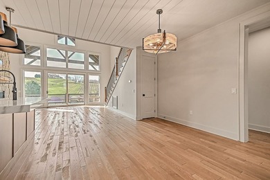 Situated in a prestigious neighborhood, this bespoke - photo 21