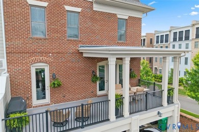 A townhome of this caliber rarely becomes available in the - photo 39