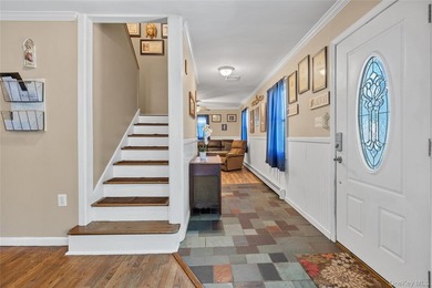 Welcome to this spacious and meticulously maintained 2,464 - photo 3