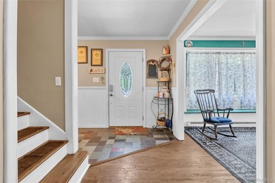 Welcome to this spacious and meticulously maintained 2,464 - photo 4