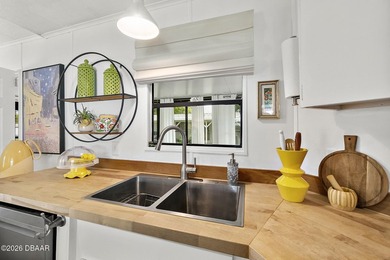 Sought-after Laurelwood Estates where there is NO LOT RENT. This - photo 8